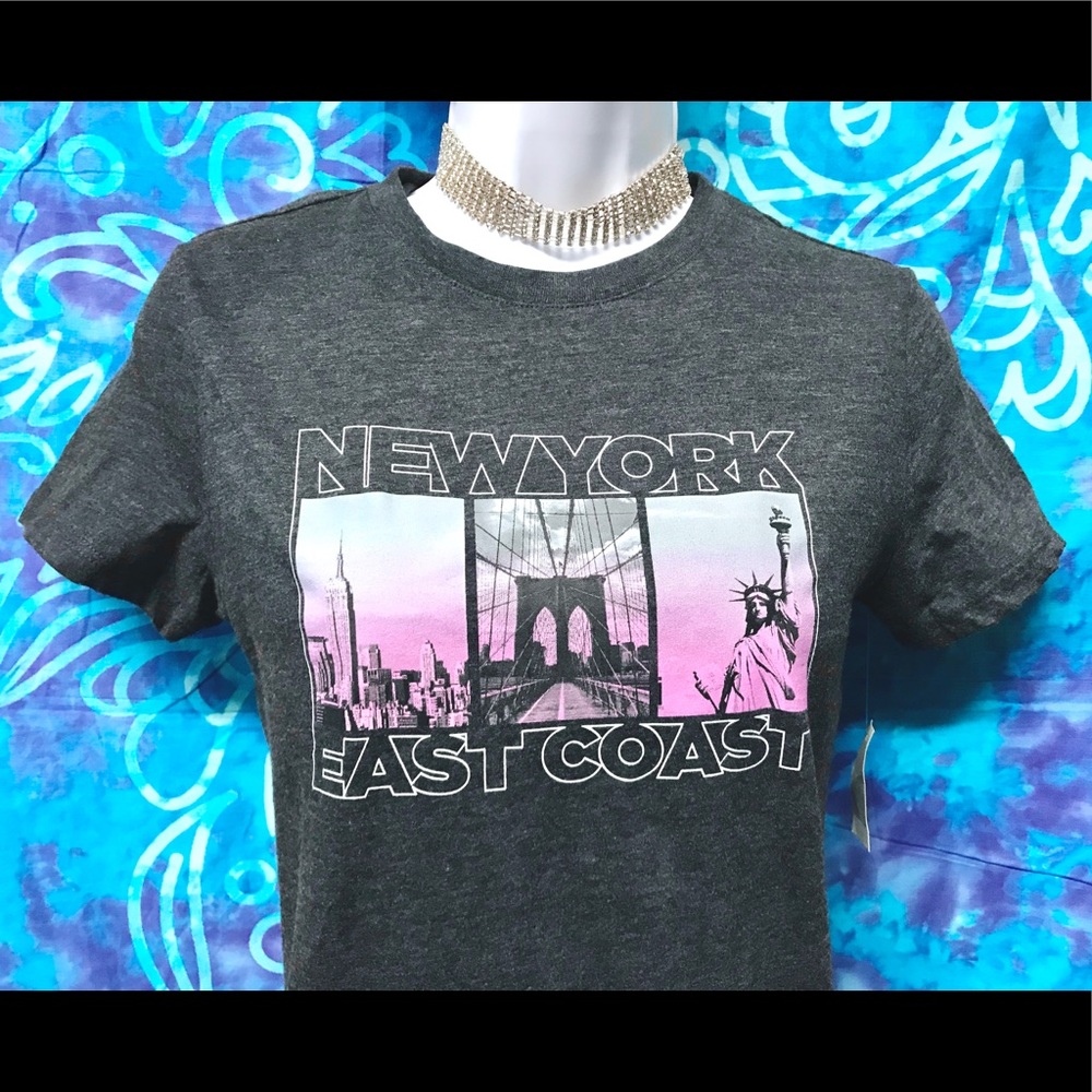 NWT 🏙🗽Aéropostale Classy Crew T-shirt